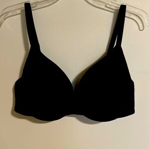 SKIMS 36 DD push up bra with underwire.